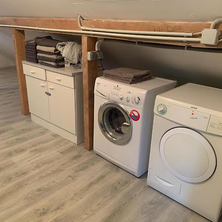 Holiday Home In Quiet Beautiful Area With Two Separate, Modern, Furnished Apartments 도이치바그람 외부 사진