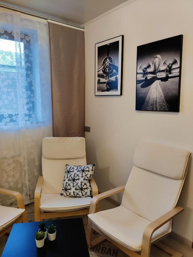 Holiday Home In Quiet Beautiful Area With Two Separate, Modern, Furnished Apartments 도이치바그람 외부 사진