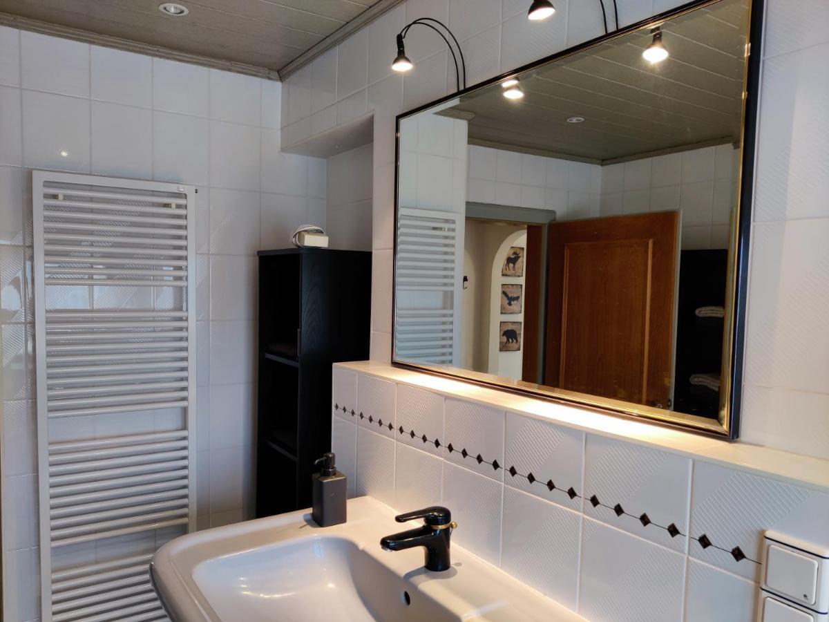 Holiday Home In Quiet Beautiful Area With Two Separate, Modern, Furnished Apartments 도이치바그람 외부 사진