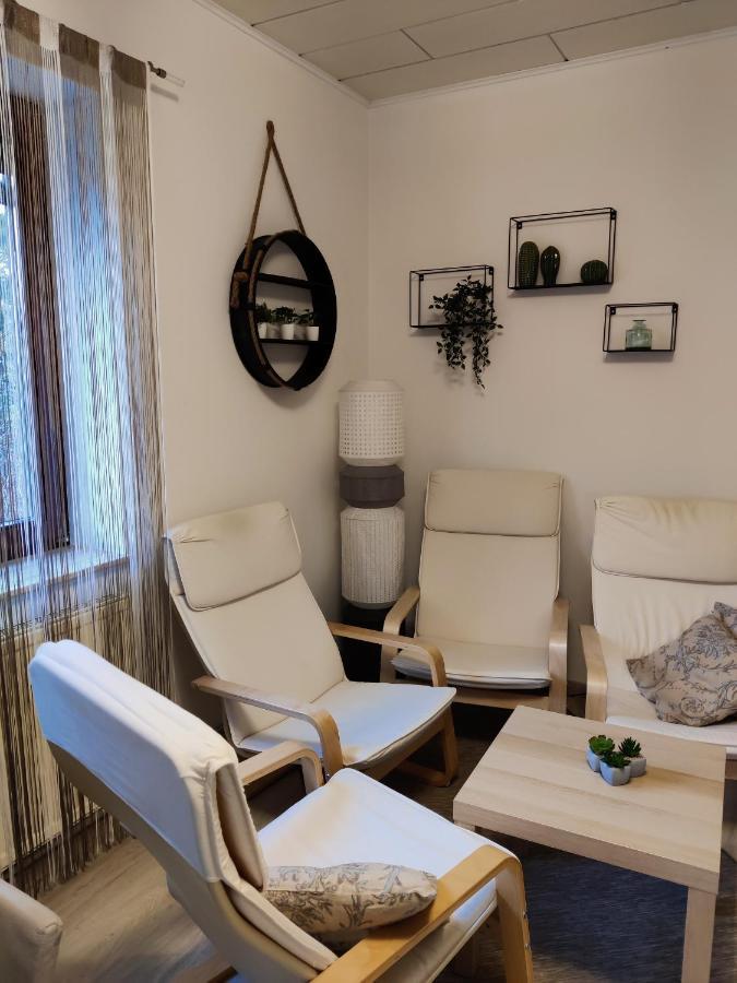Holiday Home In Quiet Beautiful Area With Two Separate, Modern, Furnished Apartments 도이치바그람 외부 사진