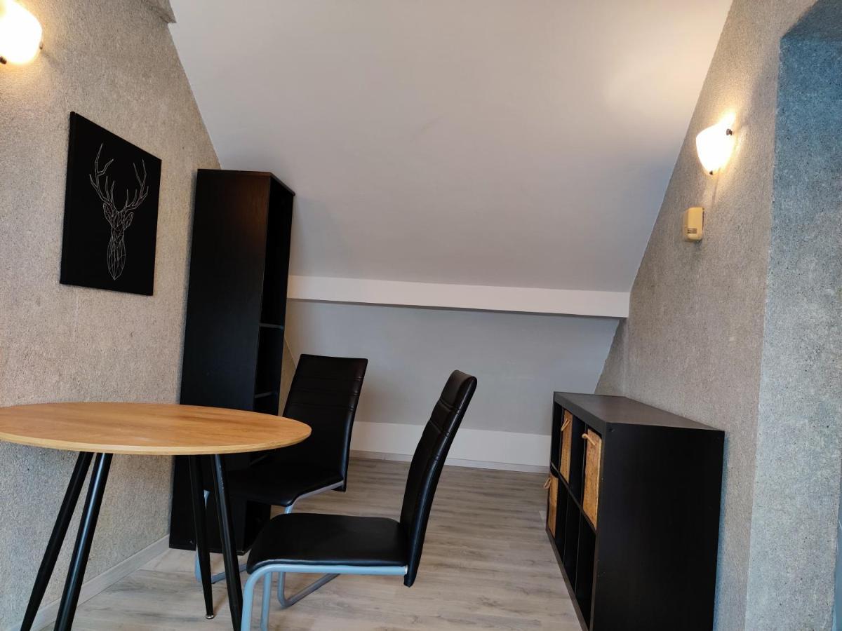 Holiday Home In Quiet Beautiful Area With Two Separate, Modern, Furnished Apartments 도이치바그람 외부 사진