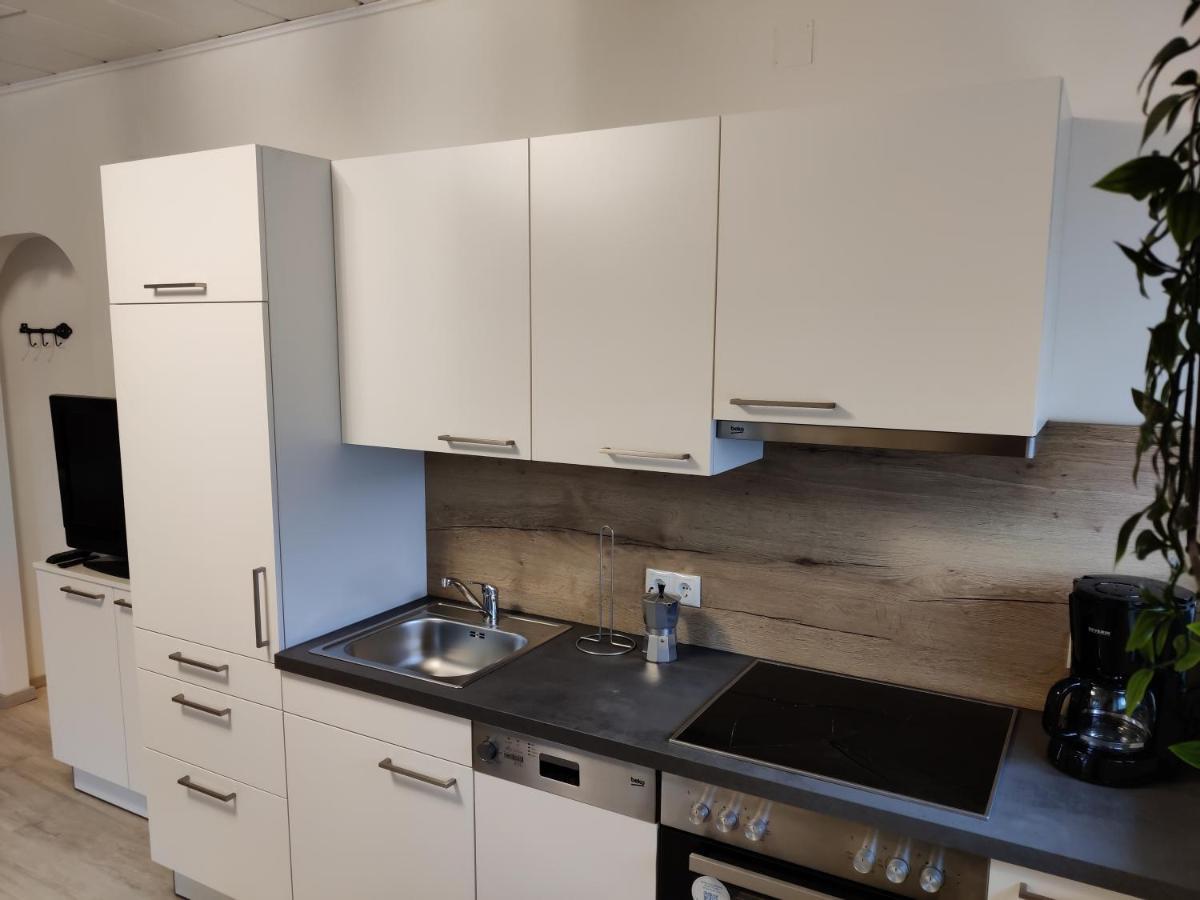 Holiday Home In Quiet Beautiful Area With Two Separate, Modern, Furnished Apartments 도이치바그람 외부 사진
