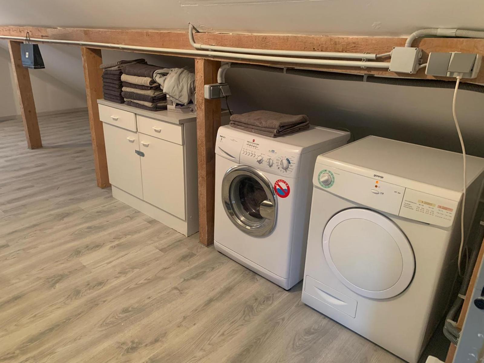 Holiday Home In Quiet Beautiful Area With Two Separate, Modern, Furnished Apartments 도이치바그람 외부 사진